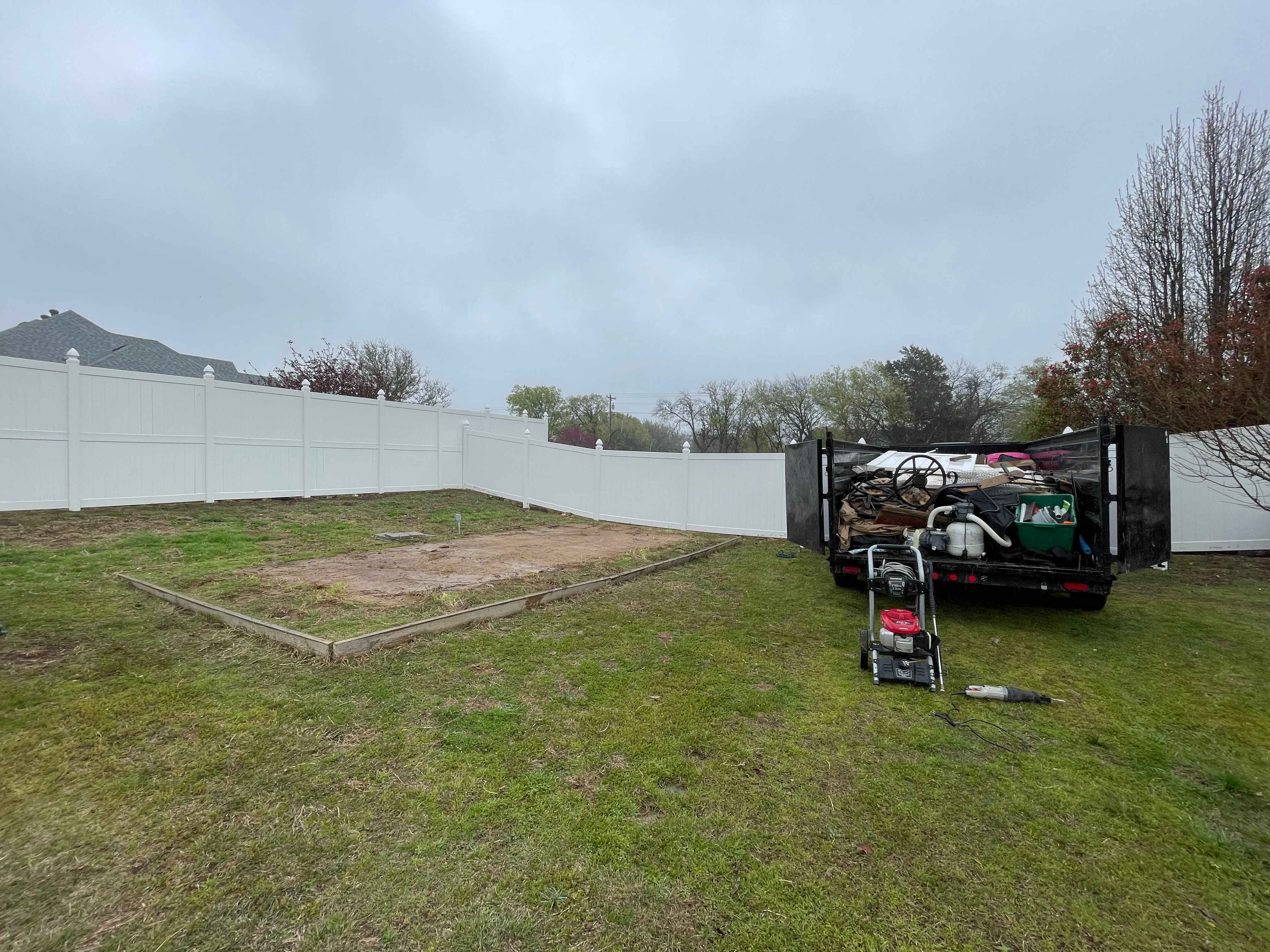 Residential yard cleanup service